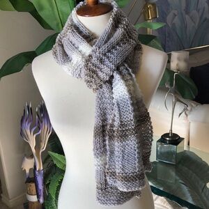 Elegant Knit Striped Scarf